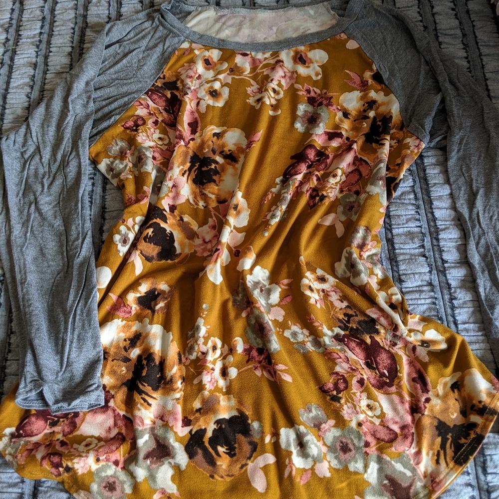 🌿Raglan Floral Tee 🌿